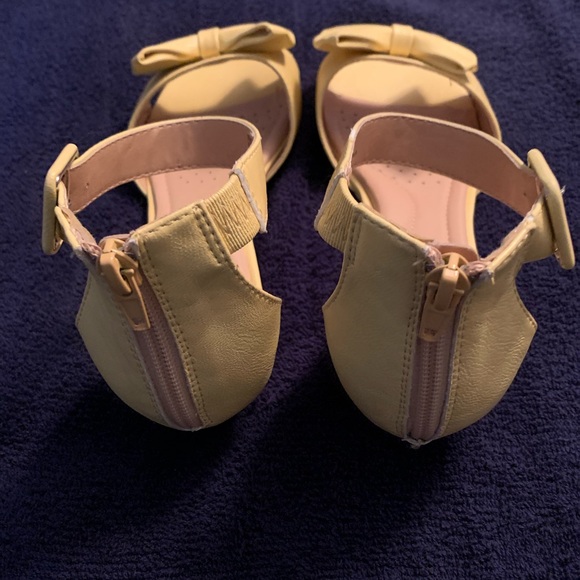 Yellow Wedges - Picture 3 of 4